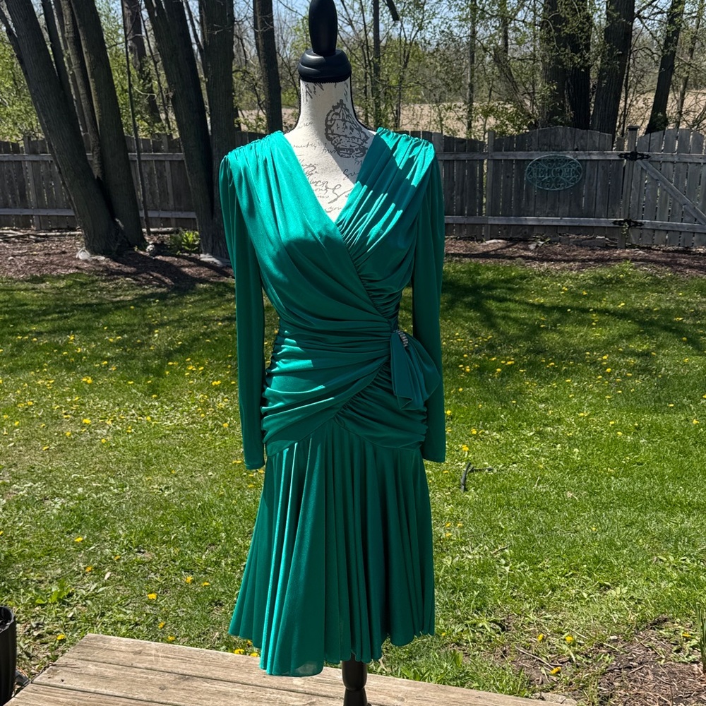 Emerald Green Long-Sleeve Wrap Dress with Side Tie